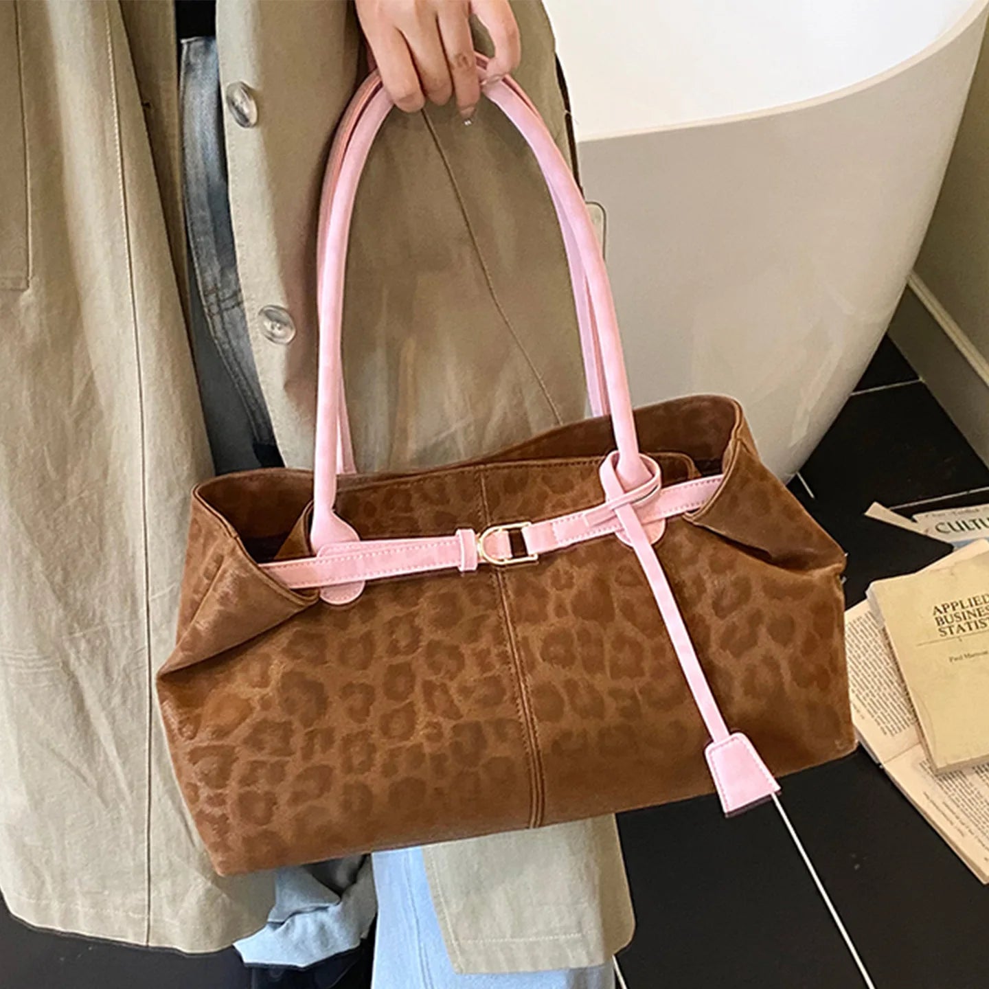 Large Capacity Leopard Print Women'S Tote Bag Commuter Casual Single Shoulder Bag Korean Style PU Material Magnetic Buckle Op...
